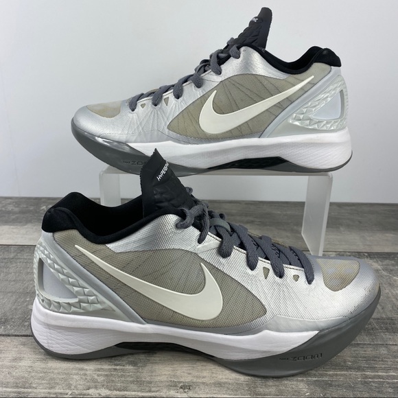 nike volleyball shoes size 9